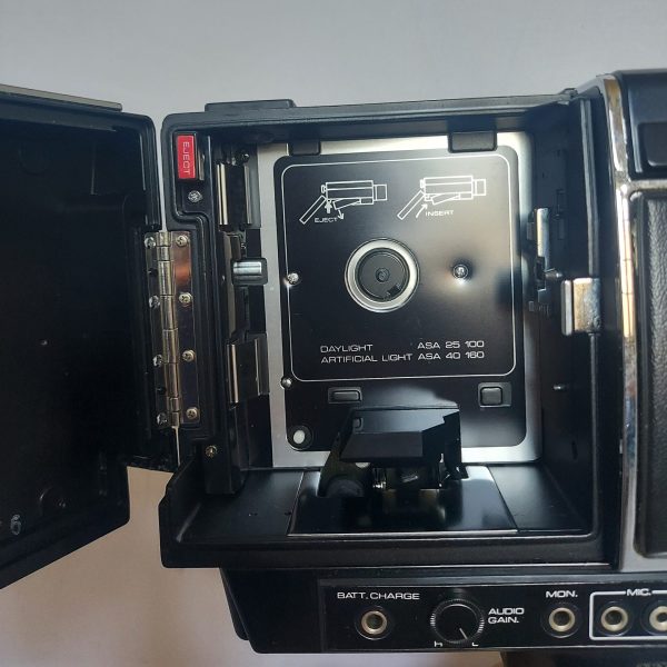 Vintage Chinon 805S direct sound film camera